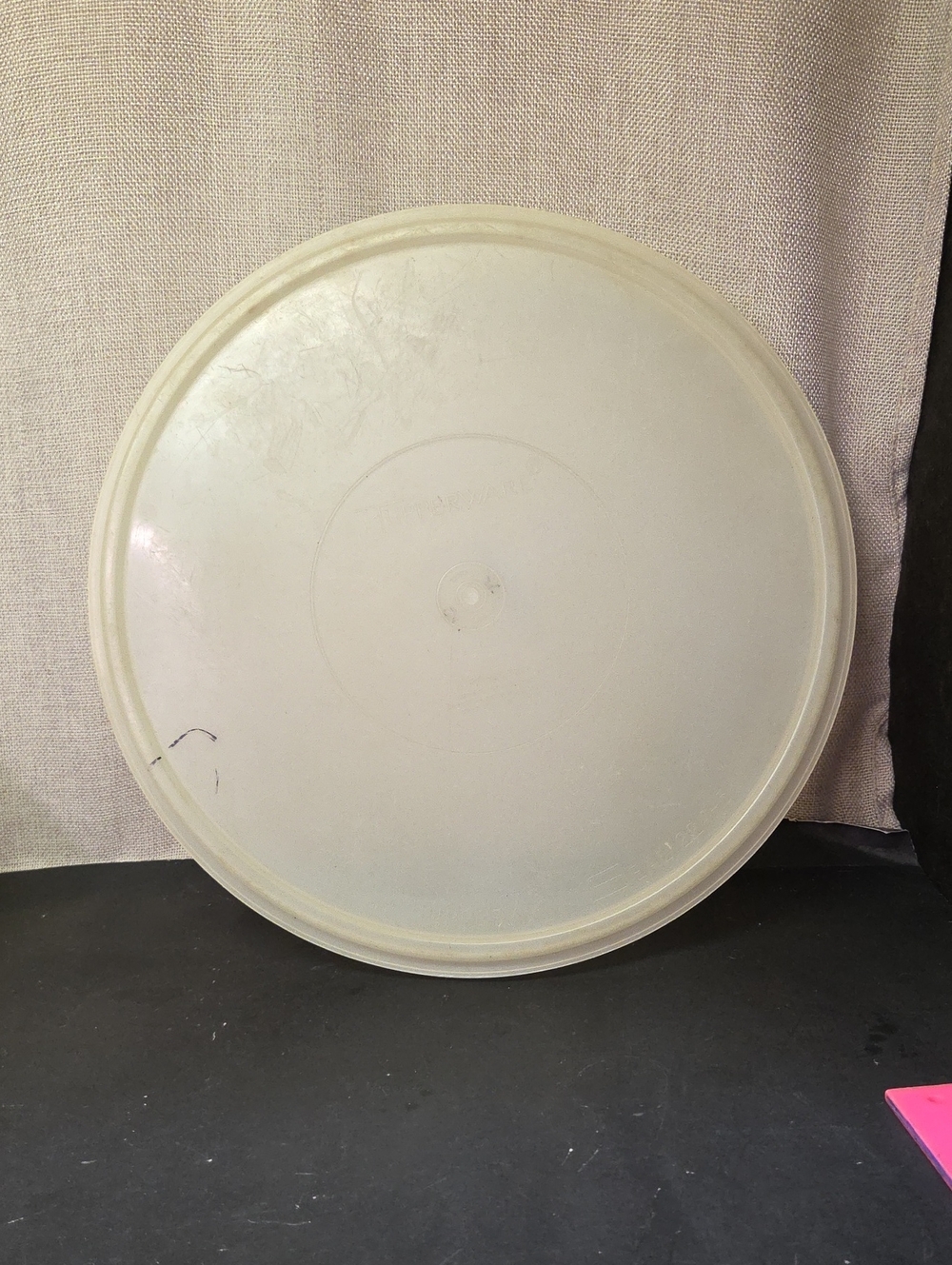 4 Tupperware Containers - Picture 8 of 11